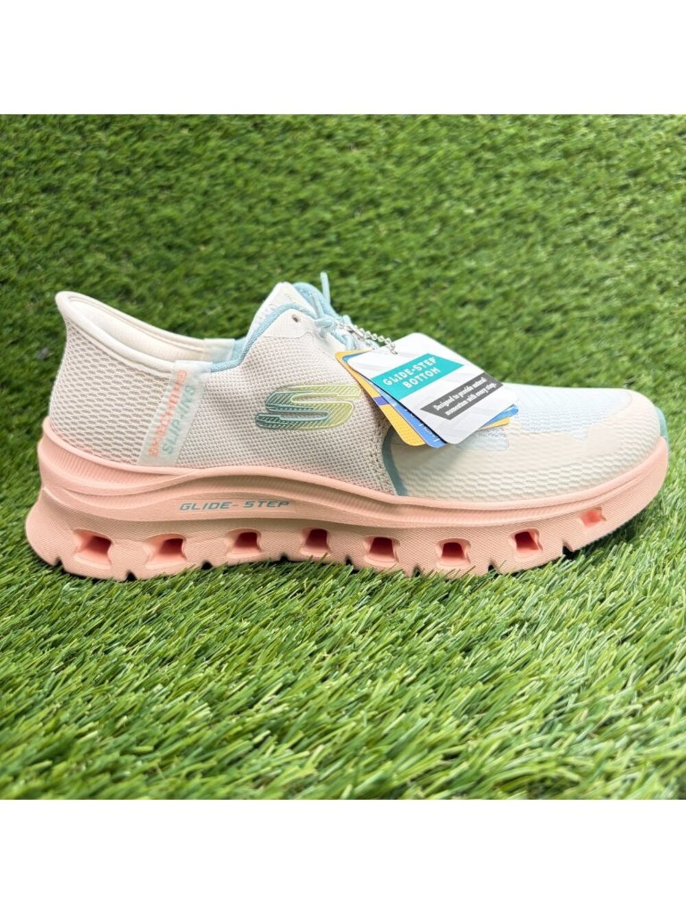 Skechers Glide-Step Pro Women Size 6 White Peach Athletic Running Shoes Sneakers
